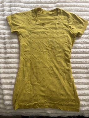 lululemon athletica Short-Sleeve Crew Top in Chartreuse